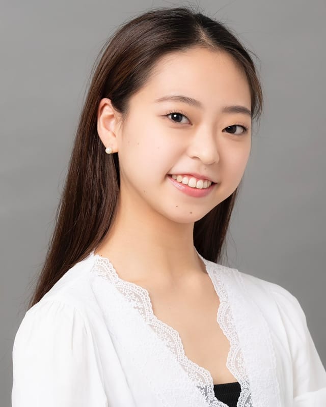東 真帆