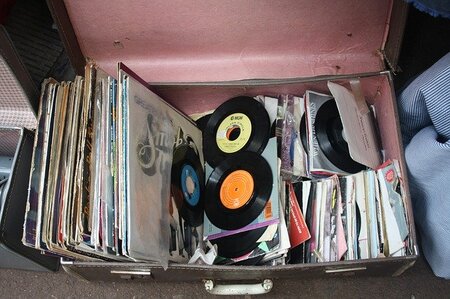 records-143468_640.jpg