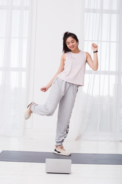 初心者必見！ヒップホップダンスの基本ステップ|NOA ONLINE 【Dance】