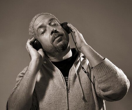 listening-7111629_640.jpg
