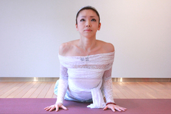 コブラのポーズ