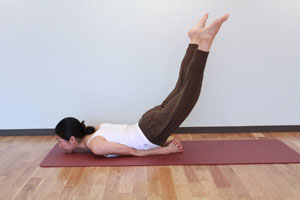 7.バッタのポーズ